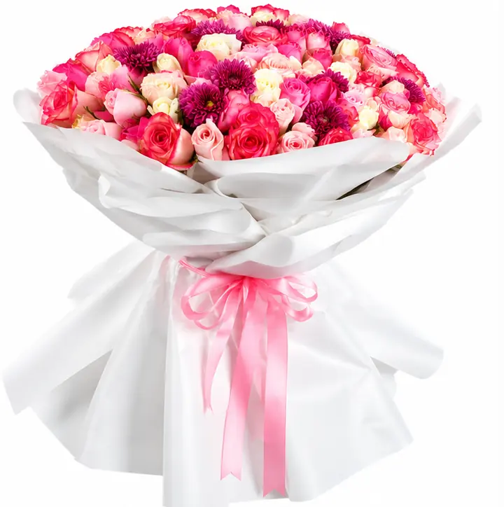 Nuage de Rose – Bouquet de roses roses avec emballage blanc Bouquet de roses roses Nuage de Rose avec emballage blanc élégant et ruban rose
